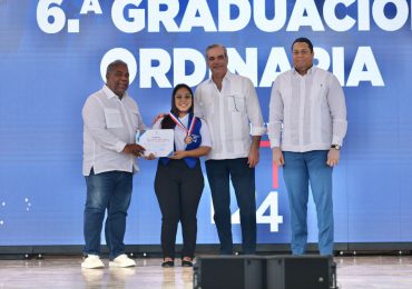 Presidente Abinader encabeza graduación de 1,645 jóvenes del programa Oportunidad 14-24 región suroeste