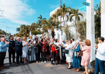 Alcaldía del Distrito Nacional develiza calle en honor a Gladys Gutiérrez