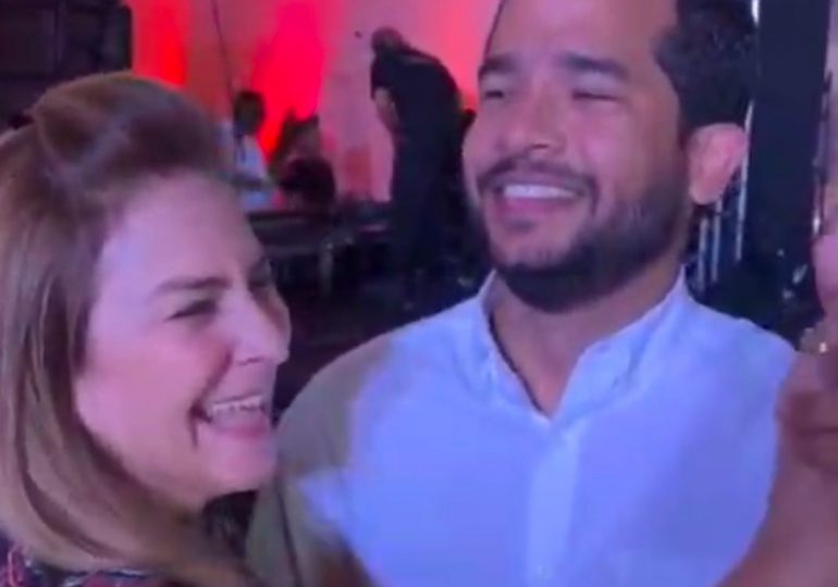 VIDEO: ¿Qué tal los pasitos de merengue de Omar y Carolina Mejía?