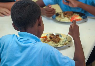 Escuelas continúan recibiendo almuerzo hasta el 20 de diciembre