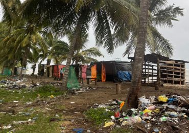 Desmantelan 16 casas de madera en Río Boba y Playa Juncal en María Trinidad Sánchez