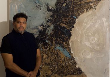 Reyes Ocre: el dominicano que transforma el arte abstracto del Caribe