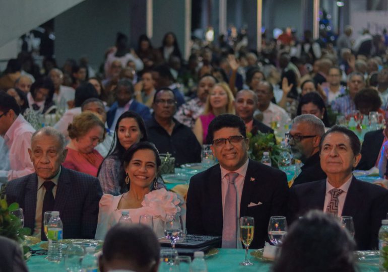 Más de mil pastores celebran el Banquete de Honra con Dío Astacio