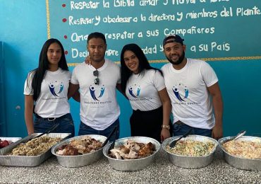 Fundación Demóstenes Bautista realiza almuerzo navideño a niños de escasos recursos