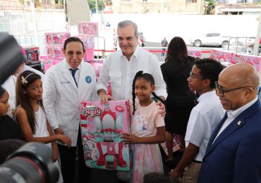 Presidente Abinader participa por segundo año consecutivo en aguinaldo navideño de la Fundación Cruz Jiminián