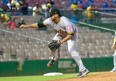 Águilas derrotan Leones y se consolidan en el primer lugar