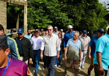 Presidente Abinader visita zonas afectadas por las lluvias en Puerto Plata para coordinar acciones frente a daños provocados