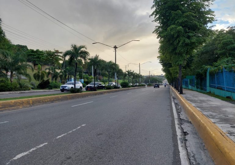 Avenidas y supermercados despejados en Santo Domingo