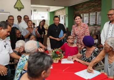 Raquel Peña supervisa distribución de más de 32 mil raciones alimenticias a través de los Comedores Económicos