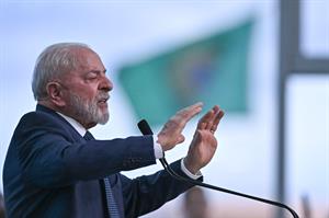 Lula está despierto, conversa "normalmente" y se quedará en observación los próximos días