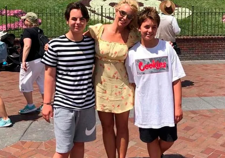 Tras dos años distanciados, Britney Spears se reunió con su hijo menor en Navidad