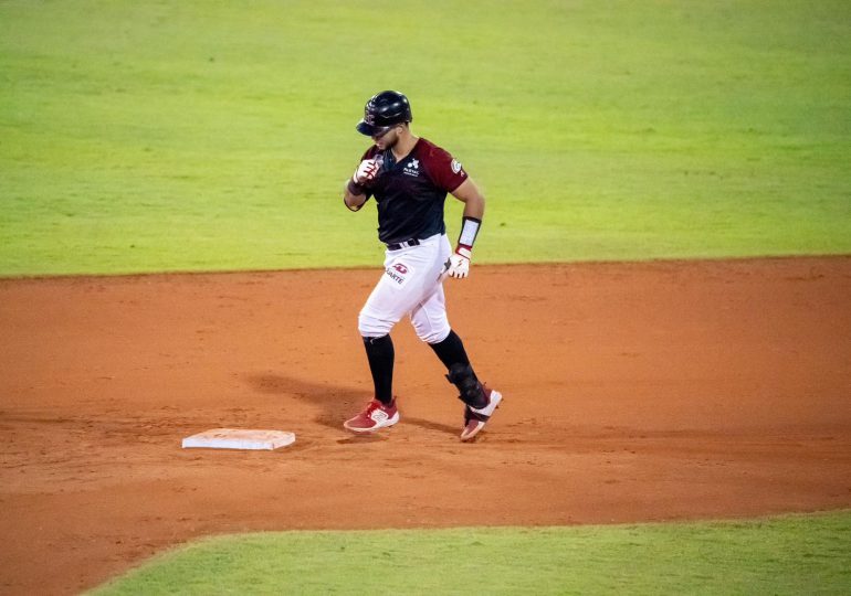 Gigantes vencen a los Leones y se ponen más cerca del cuarto