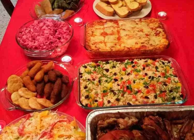 Cena navideña, con lo básico, para una familia pequeña en RD cuesta más de 2,000 pesos