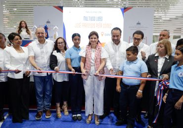 Raquel Peña inaugura polideportivo en Santiago y reafirma compromiso con el deporte escolar