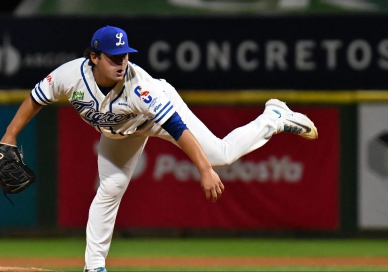 Licey blanquea a los Toros 6-0