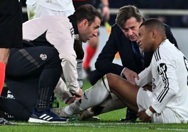 Mbappé sufre una lesión en su muslo izquierdo