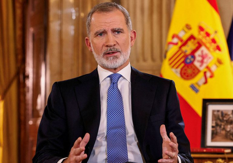 El rey Felipe destaca la demanda de serenidad frente a la "atronadora" contienda política