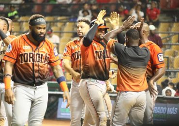 Gigantes blanquean a las Estrellas 11-0