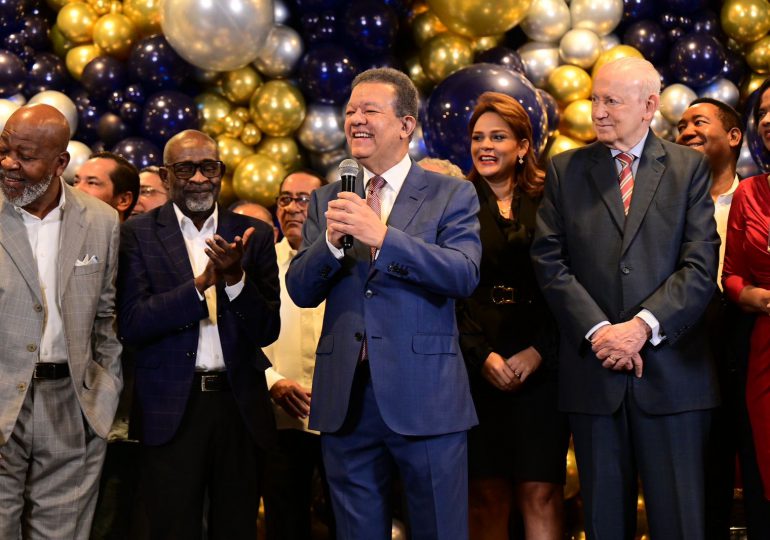 Leonel celebra su cumpleaños valorando la amistad y el respaldo de seguidores aunque no está en el poder