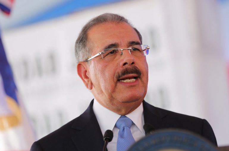 Video: Danilo Medina crítica entrega de los bonos navideños