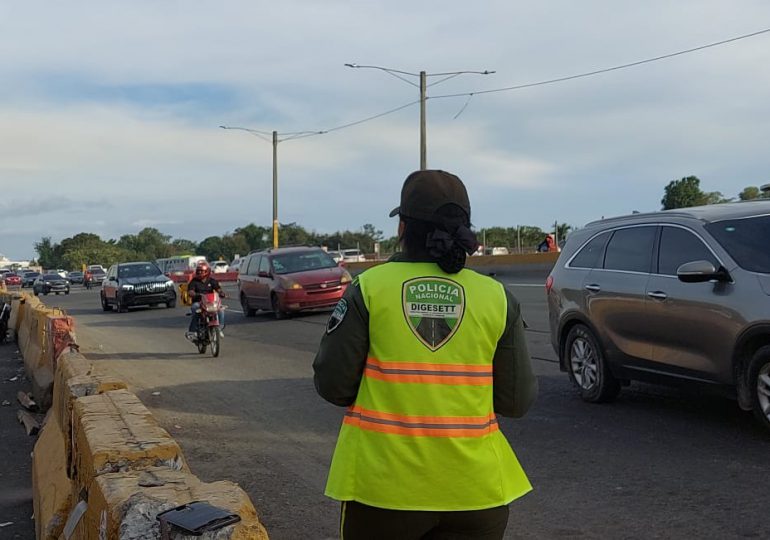 Agentes de la Digesett viabilizan el tránsito vehicular en puntos críticos de la ciudad