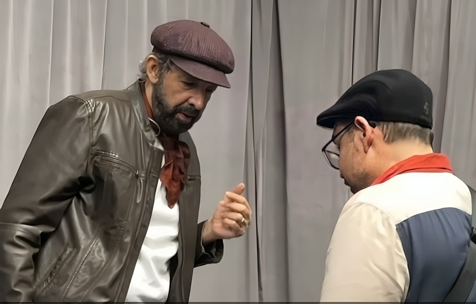 Video Bibliotecario Sorprende A Juan Luis Guerra Por Un Libro Que No