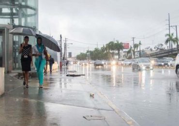 COE coloca 10 provincias en alerta verde por lluvias