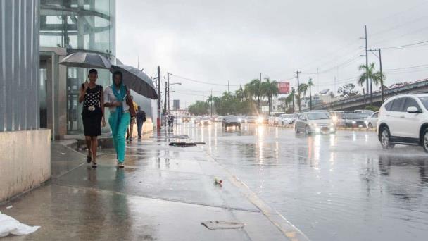 COE coloca 10 provincias en alerta verde por lluvias