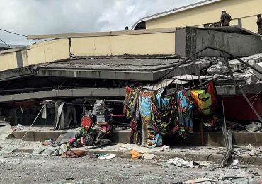 Potente sismo derriba edificios en Vanuatu, un testigo reporta cadáveres en la calle