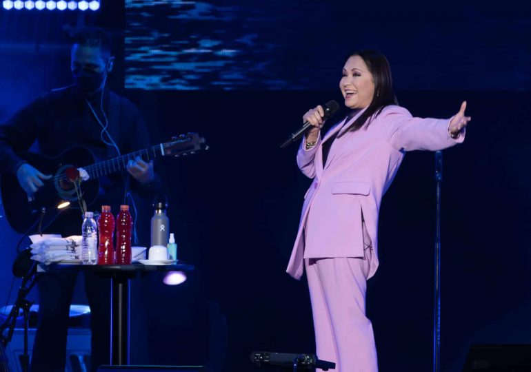 Ana Gabriel celebra su legado musical con un vibrante concierto en el Estadio Olímpico de Santo Domingo