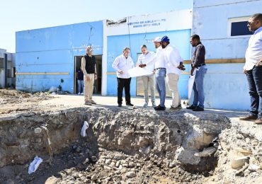 Director de SNS supervisa avances en obras de cuatro hospitales del Sur