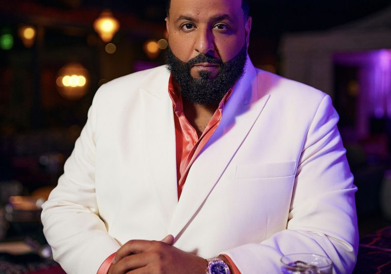 DJ Khaled celebra el año nuevo con fuegos artificiales en República Dominicana