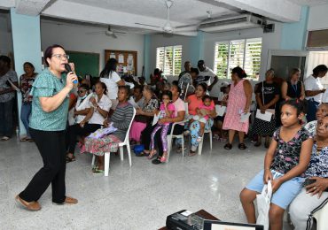 Comunitarios de sectores vulnerables participan de jornada formativa