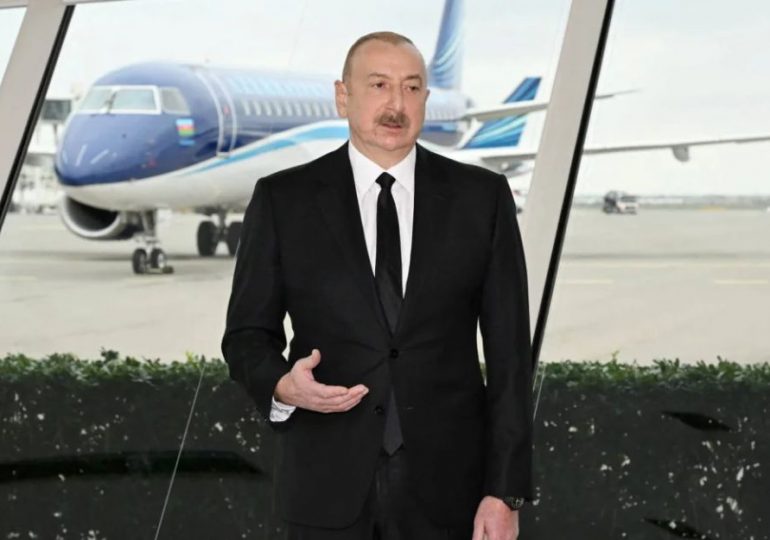 El presidente de Azerbaiyán vuelve a acusar a Rusia de haber derribado un avión de pasajeros