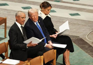 Video: Trump y Obama se encuentran en el último adiós a Jimmy Carter