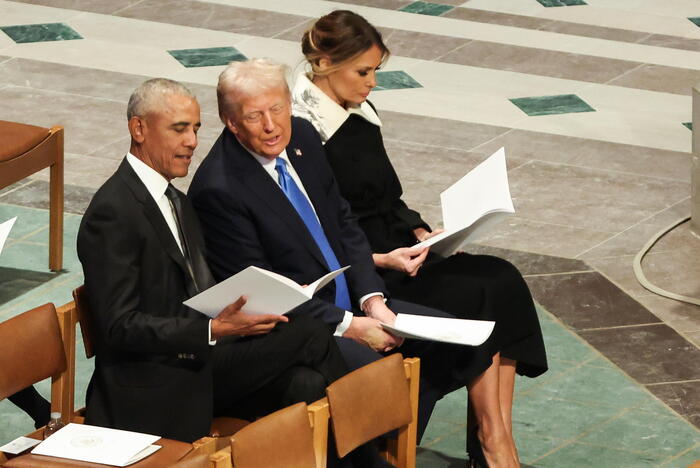 Video: Trump y Obama se encuentran en el último adiós a Jimmy Carter