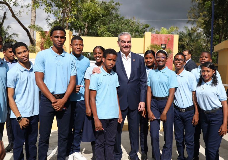 Presidente Abinader inaugura un liceo en Pantoja y un INAIPI en Manoguayabo que beneficiarán a más de 1,000 adolescentes y niños