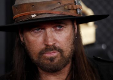 Un hijo de Billy Ray Cyrus escribe mensaje para alertar sobre su estado: "No estás sano"