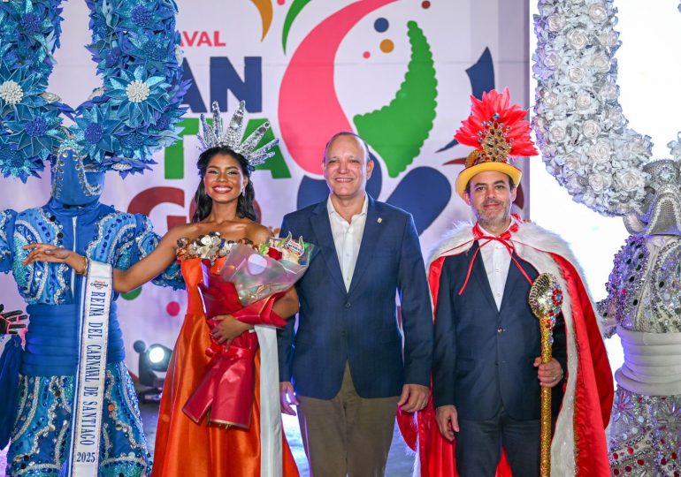 Presentan al rey y la reina del Carnaval de Santiago 2025