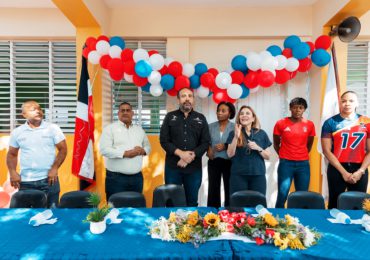 Alcaldesa Carolina Mejía celebra Día de la Juventud con estudiantes de La Zurza