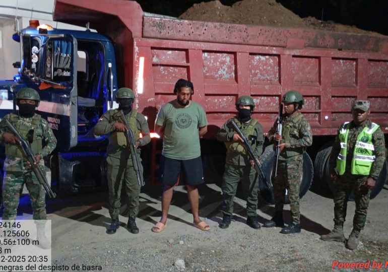 SENPA y Medio Ambiente detienen hombre que pretendía contaminar Río Nizao y extraer arena de este recurso