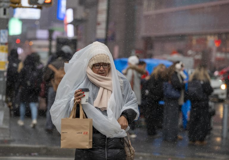 Más de 60 millones en alerta por temporal de nieve en EE.UU. que cancela miles de vuelos