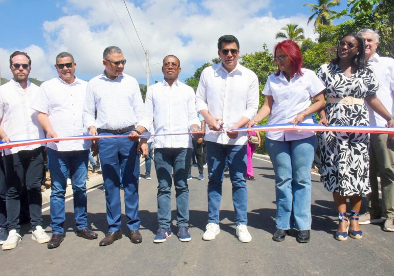 David Collado entrega obra en Arroyo Barril y deja iniciadas otras en Santa Bárbara, Samaná.