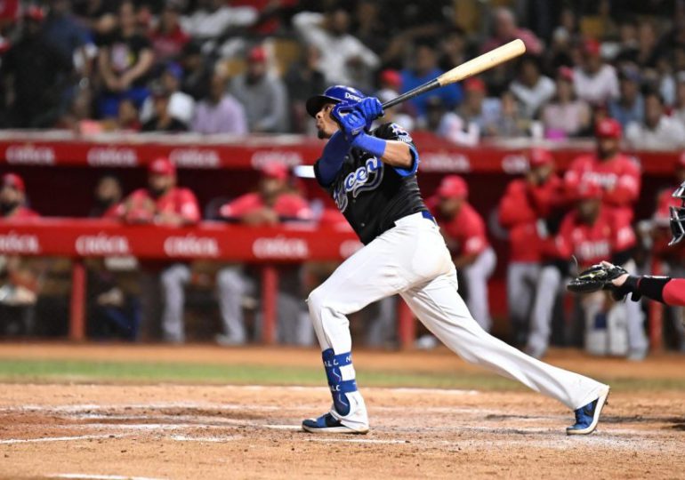 Licey deja en el terreno en extrainnings al Escogido en inicio de la final