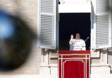 El papa pide a la comunidad internacional que actúe para el respeto de derecho humanitario