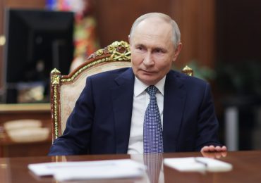 Putin felicita a Trump por investidura y se muestra abierto a retomar "contactos directos"