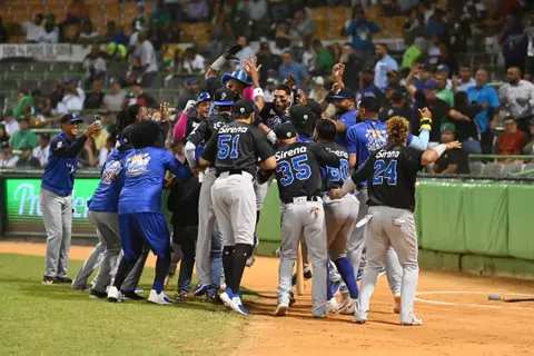 Licey derrota a las Estrellas y sigue firme en primer lugar