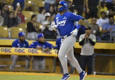 Licey blanquea otra vez a las Águilas