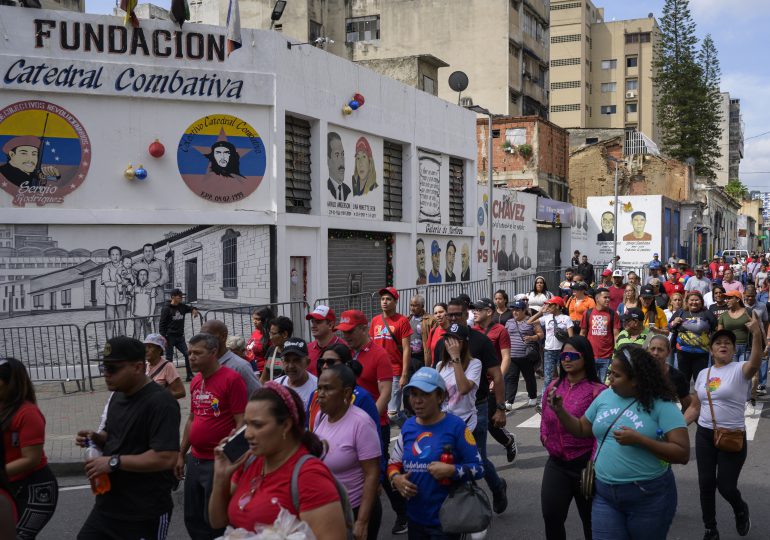 Oposición de Venezuela marcha contra la investidura de Maduro con Machado al frente