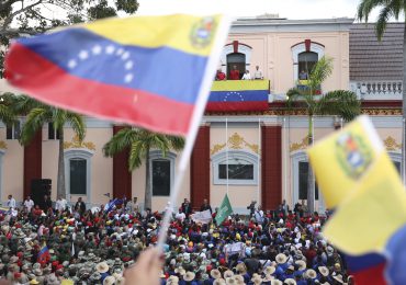 Venezuela fija para el 27 de abril elecciones parlamentarias y regionales, boicoteadas por la oposición